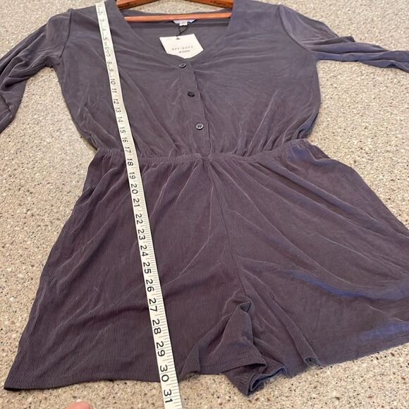 BB DAKOTA Off Duty Easy Living Romper *NEW* - Picture 6 of 14